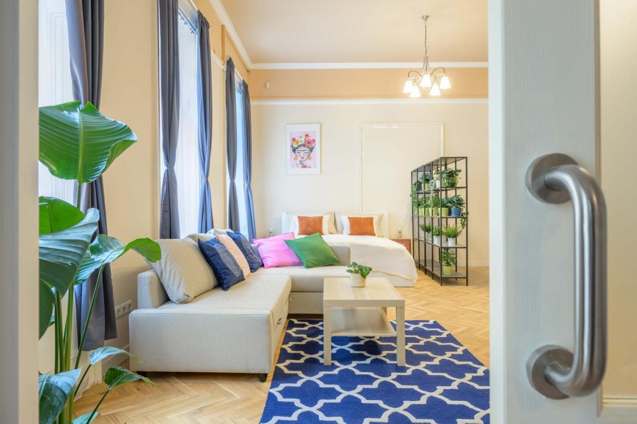 Best Seasons La Famiglia Budapest Eksteriør bilde