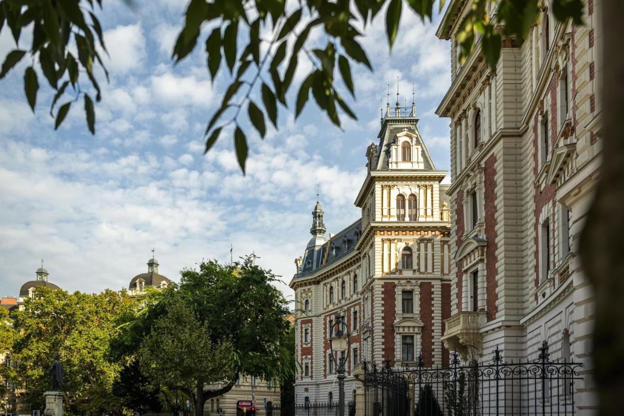 Best Seasons La Famiglia Budapest Eksteriør bilde